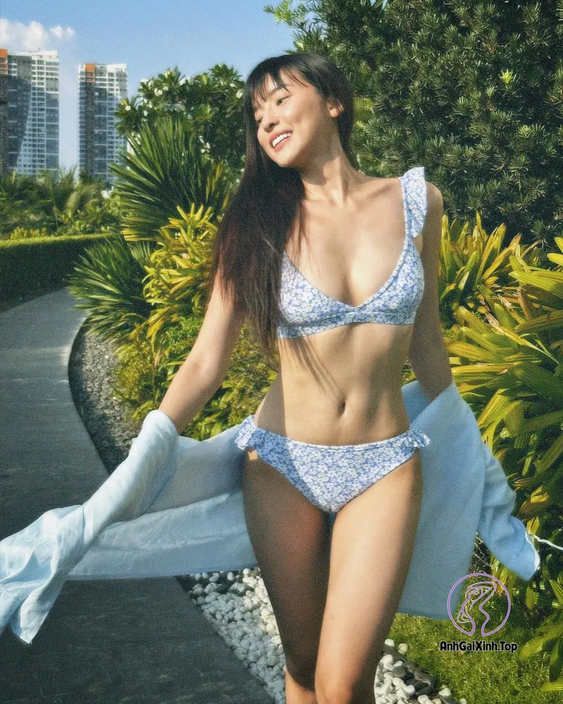 Diễn viên Cao Thái Hà Hot Girl ngực khủng