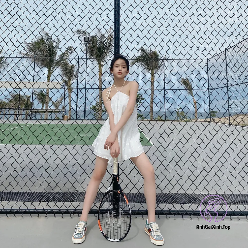 Ảnh Linh ka ngày xưa đi đánh tenis