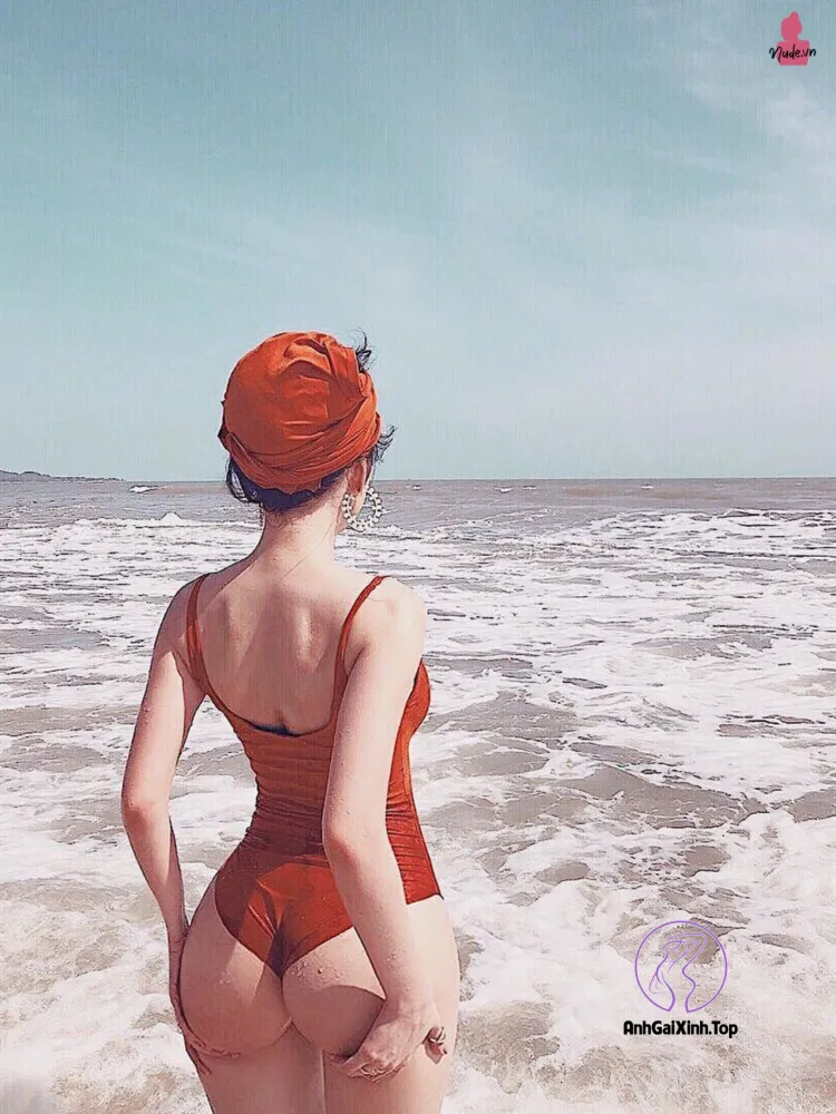 Hình ảnh Angela Phương Trinh bikini khoe body